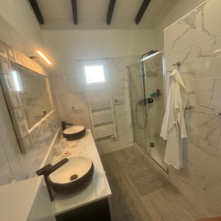 Pervenche - Chambre Double avec Salle de Bains Privative - 3