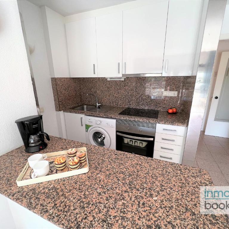 Montecarlo Salou, piscina y céntrico - Apartamento de 2 dormitorios - 18
