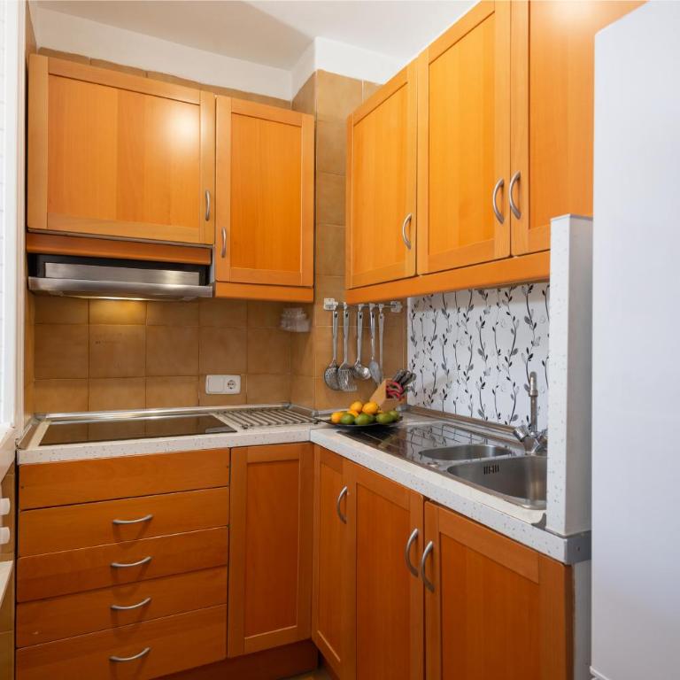 NEW Apartment Sol with Sea Views and Balcony by Bebreeze - Apartamento con balcón - 15