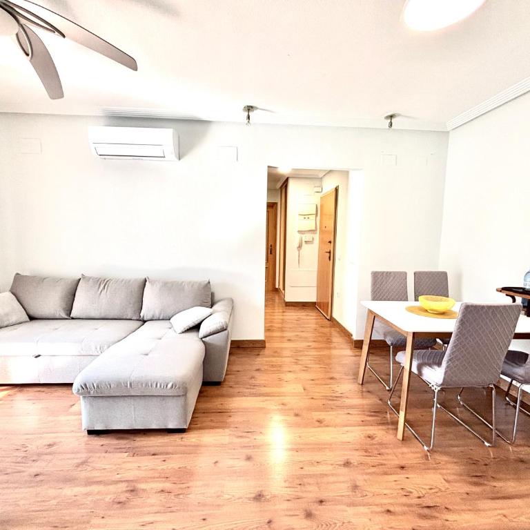 Apartamiento DIMAR, Villa Joyosa - Two-Bedroom Apartment with Sea View - 8
