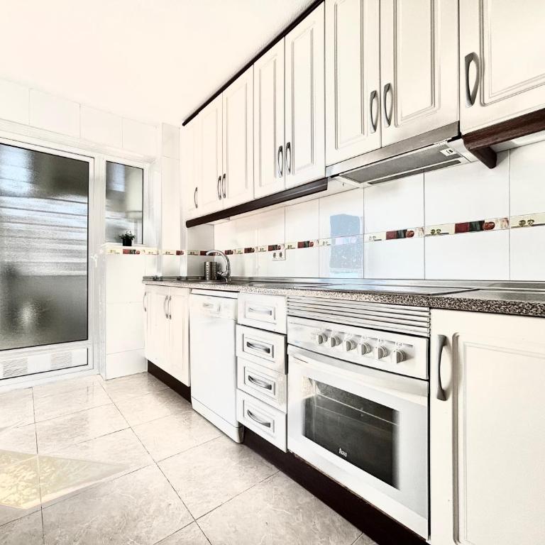 Apartamiento DIMAR, Villa Joyosa - Two-Bedroom Apartment with Sea View - 13