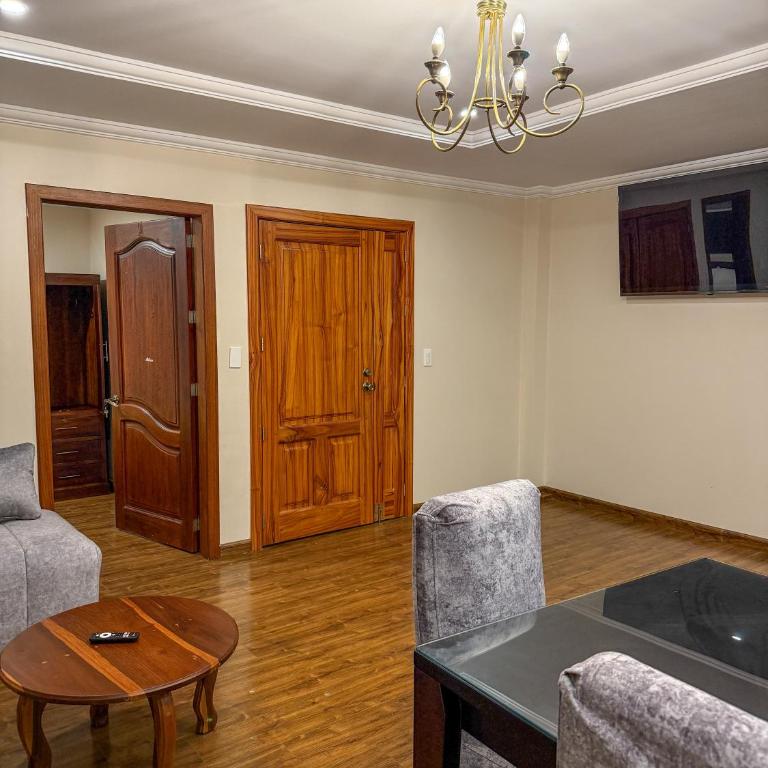 Amplio apartamento cerca del aeropuerto - Apartamento - 13