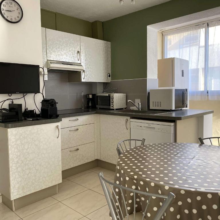 Appartement T2 Lumineux à Balaruc-les-Bains, Proche Thermes, Parking, Wifi, 2 Étoiles - FR-1-553-130 - Appartement (2 Adultes) - 4