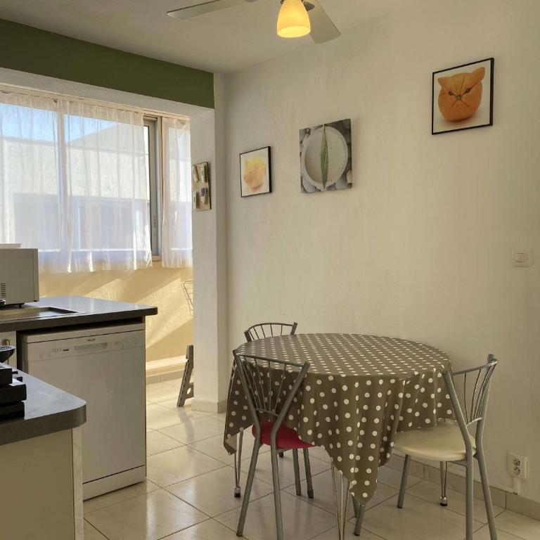 Appartement T2 Lumineux à Balaruc-les-Bains, Proche Thermes, Parking, Wifi, 2 Étoiles - FR-1-553-130 - Appartement (2 Adultes) - 5