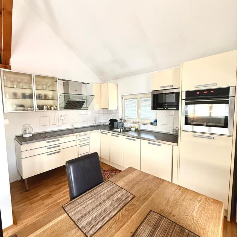 Sarajevo Apartment Gallery View - One-Bedroom Apartment - 4