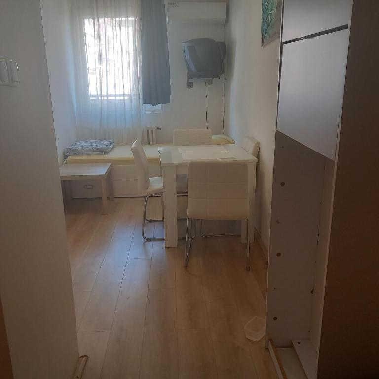 Djordje - One-Bedroom Apartment - 6