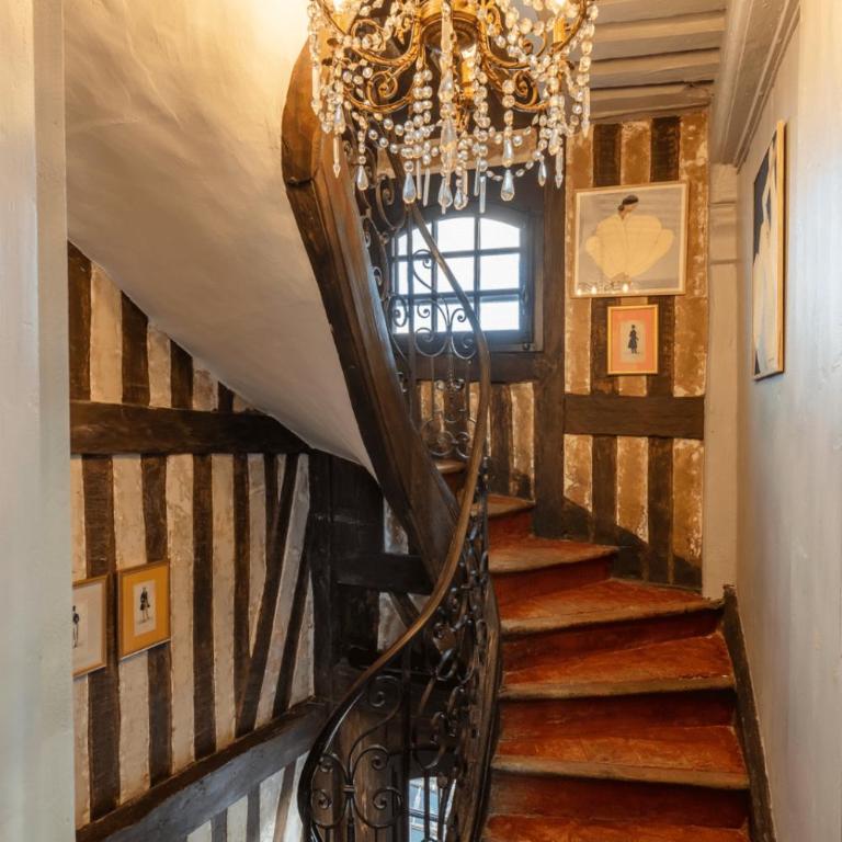 La Demeure du Clocher 4 AC On the Port & Place Sainte-Catherine 8 g - Maison de Vacances - 17