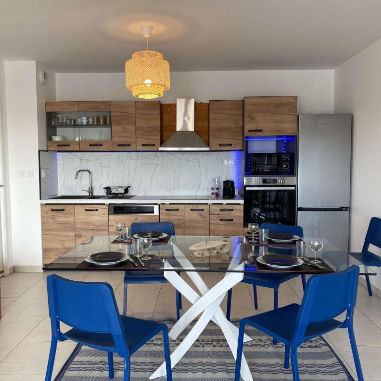 Appartement T3 moderne avec grande terrasse à Balaruc-les-Bains - FR-1-553-293 - Apartment - 10