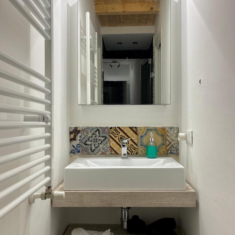 Valverde Home - Three-Bedroom Apartment - 5