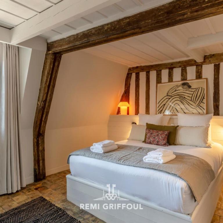 La Demeure du Clocher 4 AC On the Port & Place Sainte-Catherine 8 g - Maison de Vacances - 23