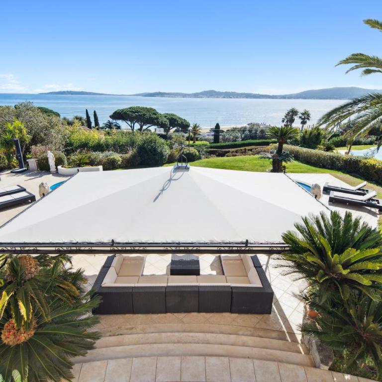 Luxury Seafront Villa with Heated Infinity Pool - Villa - 7