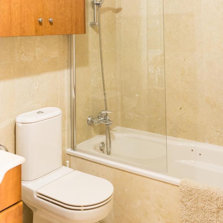 MyHouseSpain - Playa de poniente, con vistas al mar y parking gratuito - Apartamento con ducha - 16