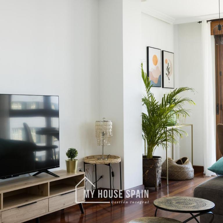MyHouseSpain - Playa de poniente, con vistas al mar y parking gratuito - Apartamento con ducha - 2