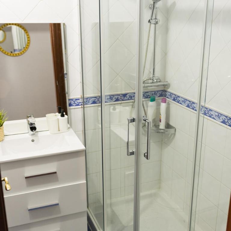 MyHouseSpain - Playa de poniente, con vistas al mar y parking gratuito - Apartamento con ducha - 24