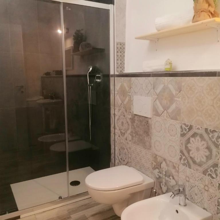 DUOMODUE con terrazza vista mare - Two-Bedroom House - 17