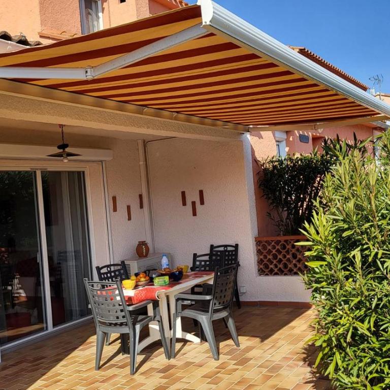 Villa de charme plain pied 3 chambres décorée avec goût bel extérieur - Villa - 2