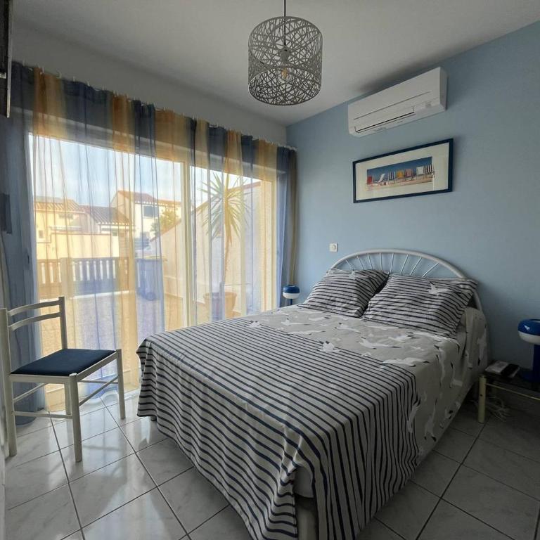 Villa de charme plain pied 3 chambres décorée avec goût bel extérieur - Villa - 7