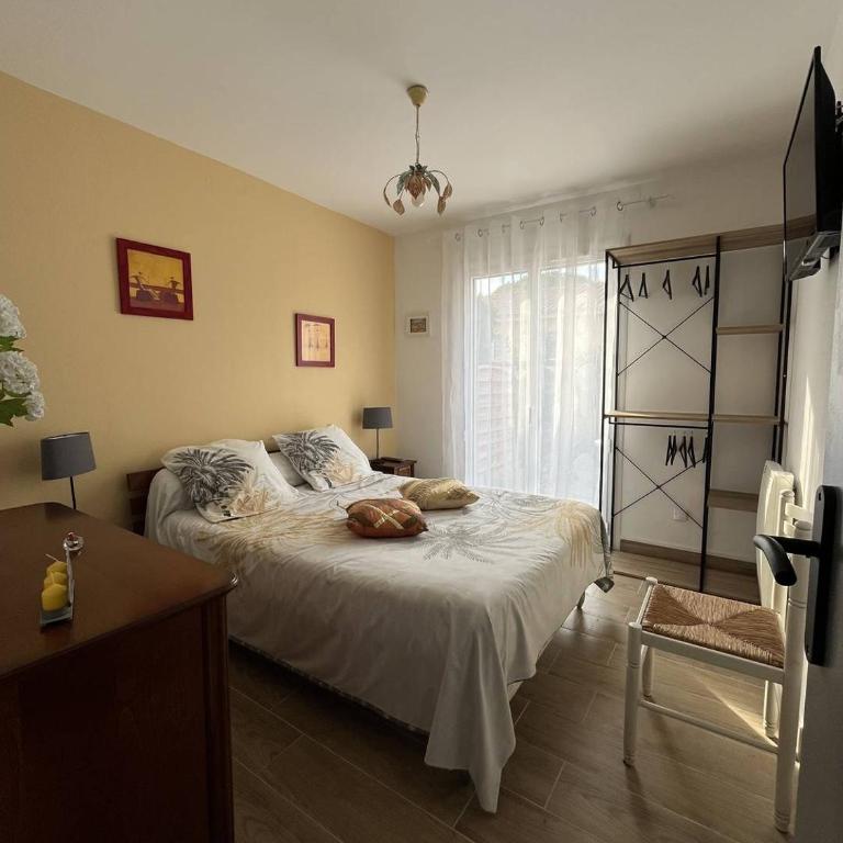 Villa de charme plain pied 3 chambres décorée avec goût bel extérieur - Villa - 10
