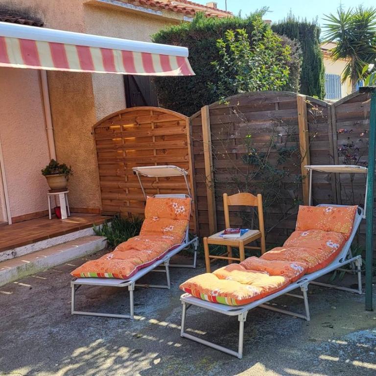 Villa de charme plain pied 3 chambres décorée avec goût bel extérieur - Villa - 18