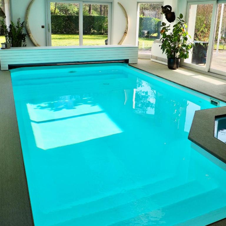 Villa piscine intérieure - Villa - 1