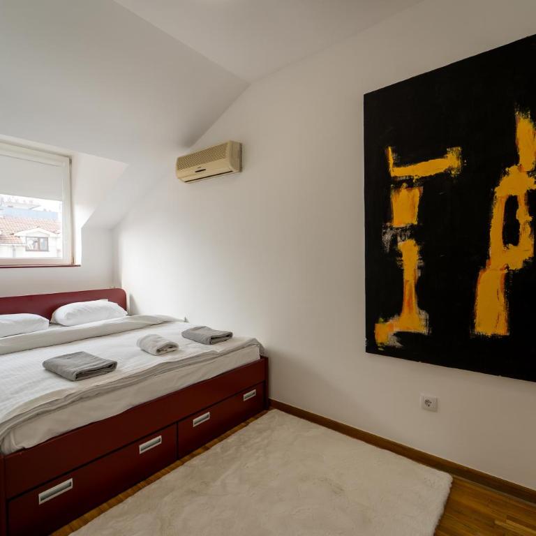 Spacious Family Apartment - Two-Bedroom Apartment - 9