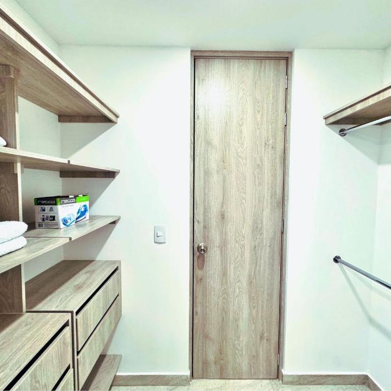 3br Stunning Views Minimalist Sabaneta - Apartamento de 3 dormitorios - 31
