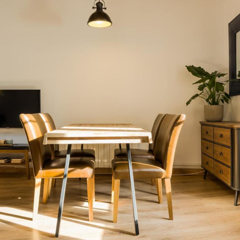 Magalhaes · Trad flat in Poble Sec, near ramblas - Three-Bedroom Apartment - 29