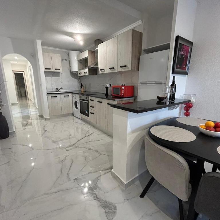Nice apartment close to the beach with garage - Apartamento de 2 dormitorios - 28