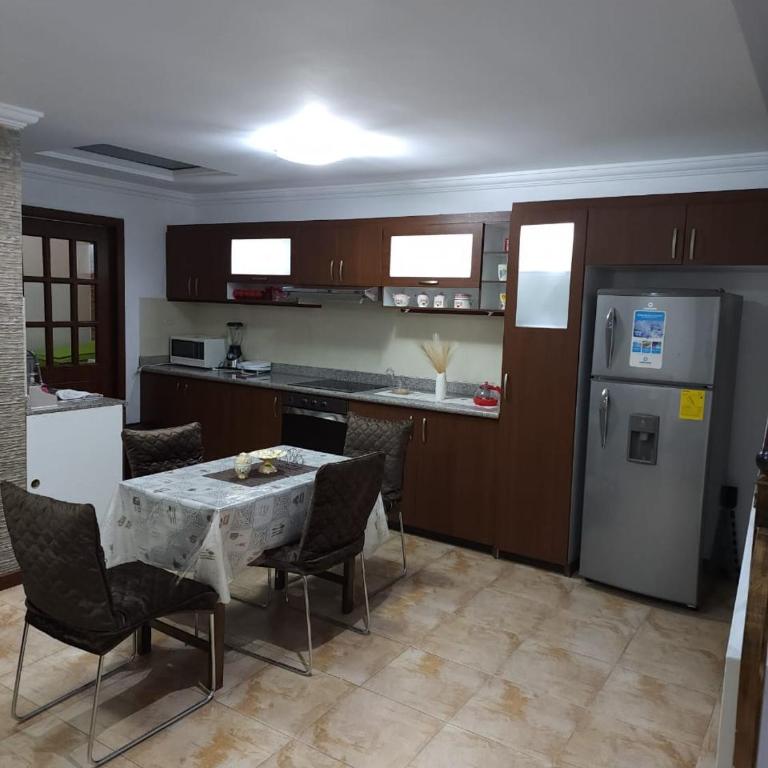 Casa grande lujosa y cómoda - Casa de 5 dormitorios - 3