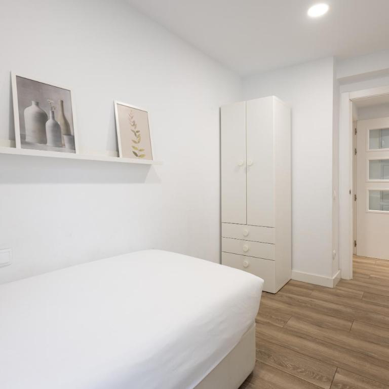 Stay U-nique Apartments Fabra i Puig - Two-Bedroom Apartment - 75