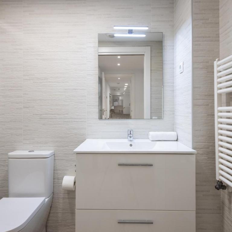 Stay U-nique Apartments Fabra i Puig - Two-Bedroom Apartment - 78