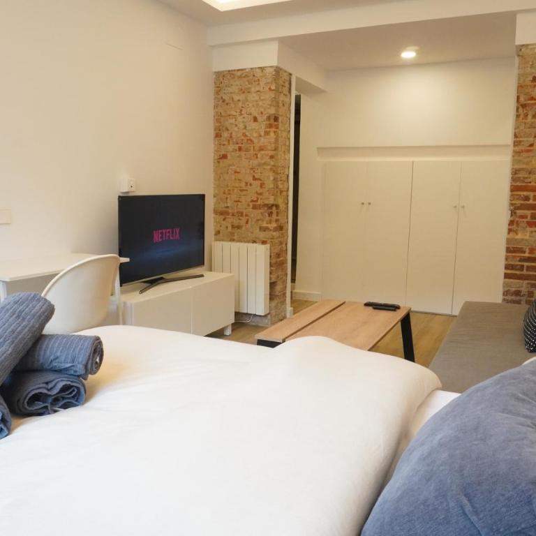 La Paz Apartments - Studio - 4
