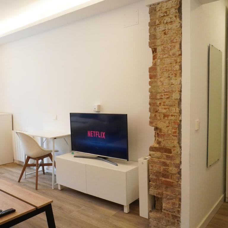 La Paz Apartments - Studio - 5