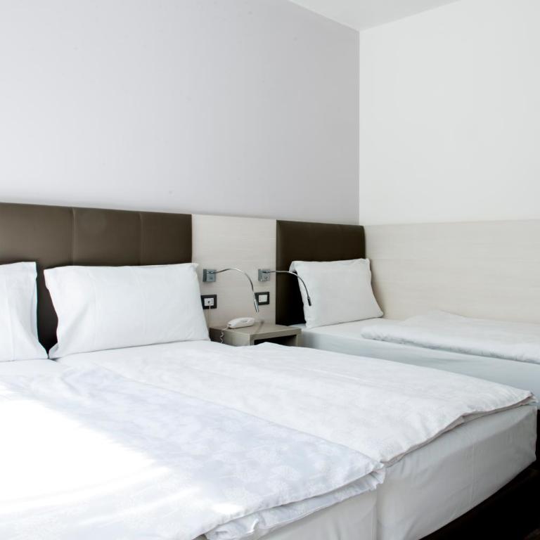 Hotel Ariston - Camera Tripla - 16