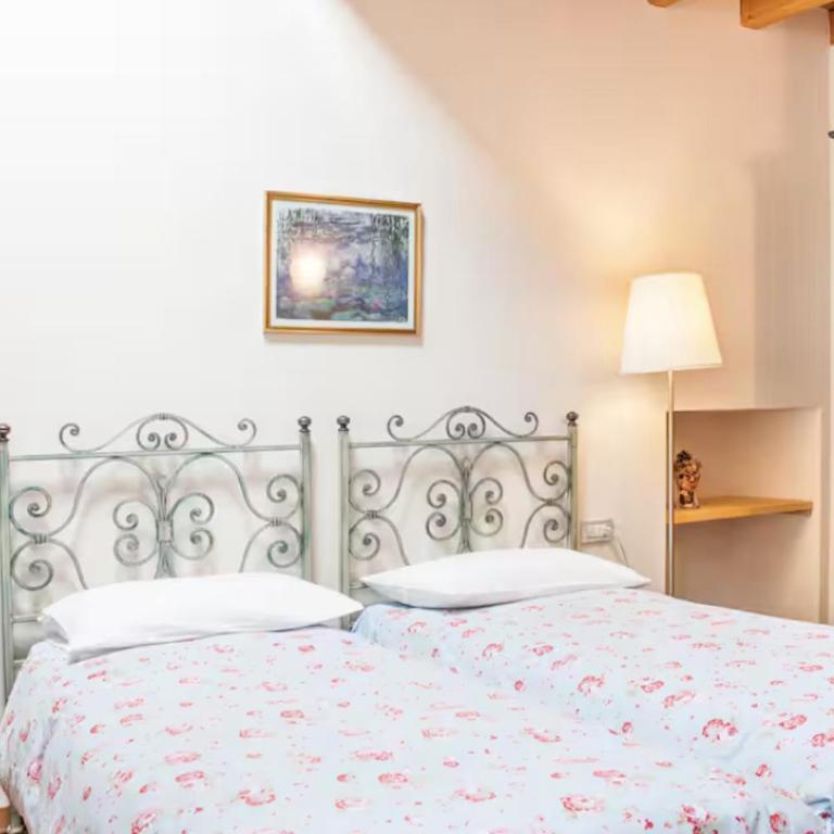Alla Torre del Barbarossa B&B FORESTERIA - Camera Matrimoniale - 19