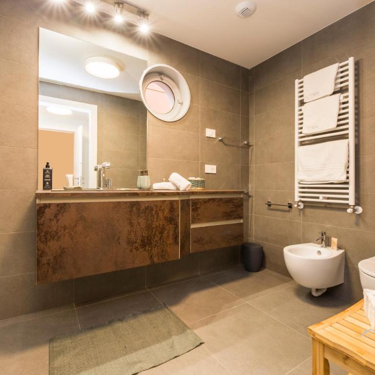 Waterfront Luxury, 1BR, FREE Parking, AC, NETFLIX & WIFI By Tilo Lux - Appartamento con 1 Camera da Letto, Vista Mare e Terrazza - 23