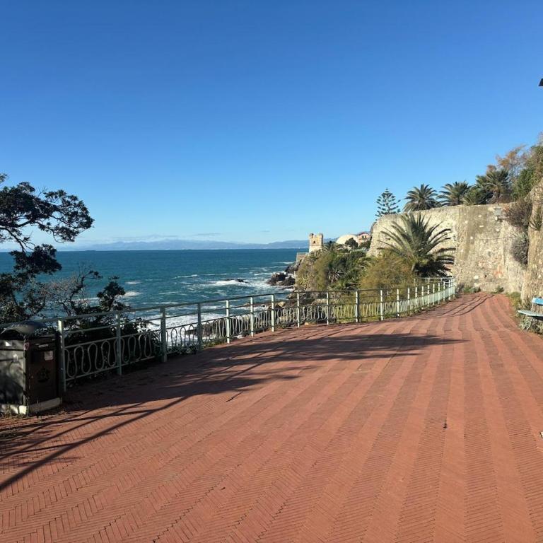 Una finestra sul mare 1 - A window on the sea 1 - Nervi - Genoa - Two-Bedroom Apartment with Sea View - 42