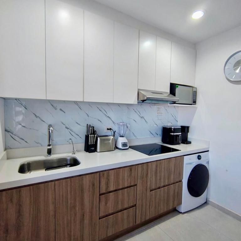 Nuevo departamento con acceso frente a la playa, jacuzzi y alberca climatizada - One-Bedroom Apartment - 7