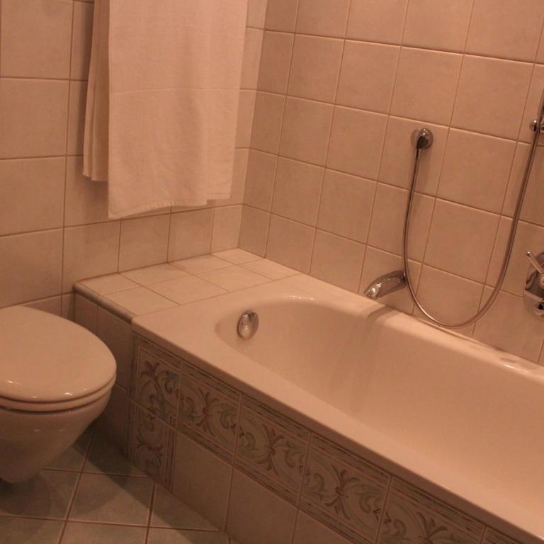 Muttererhof - Doppelzimmer mit Südbalkon - 8