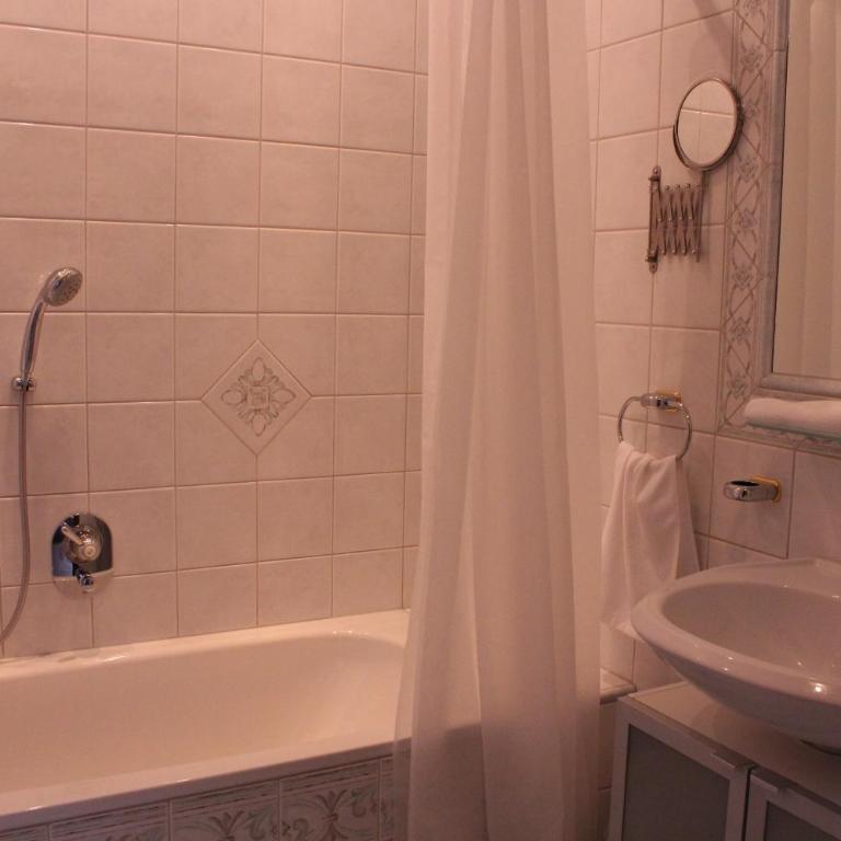 Muttererhof - Doppelzimmer mit Südbalkon - 7