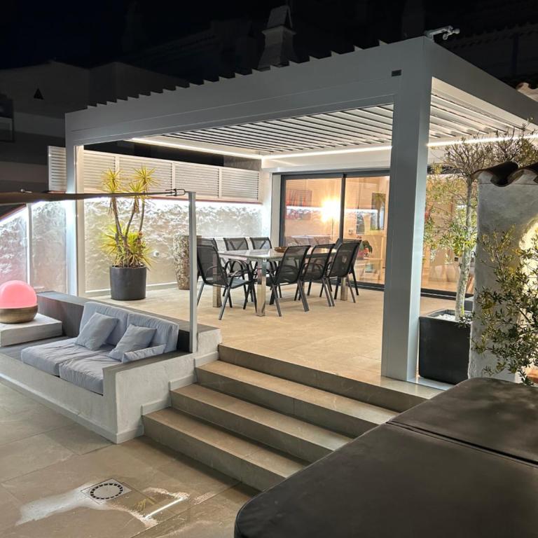 Appartement Duplex Rosas avec terrasse magnifique jacuzzi vue mer - Three-Bedroom Apartment - 18