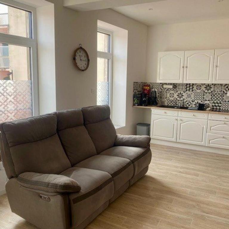 F3 Moderne avec Climatisation et WiFi Proche des Thermes - FR-1-703-205 - Appartement - 3
