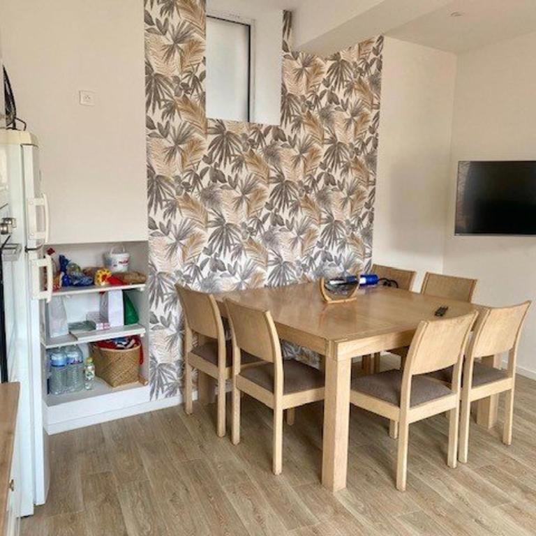 F3 Moderne avec Climatisation et WiFi Proche des Thermes - FR-1-703-205 - Appartement - 5