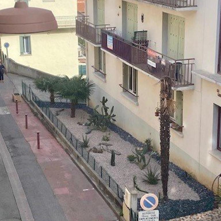 F3 Moderne avec Climatisation et WiFi Proche des Thermes - FR-1-703-205 - Appartement - 11
