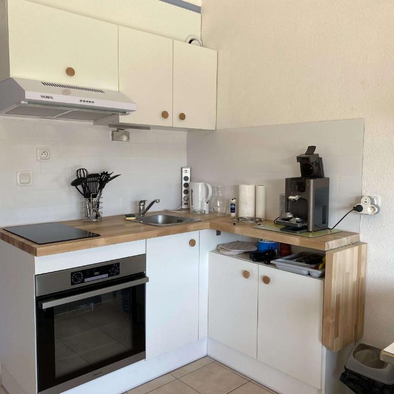 Appartement 2 pièces en duplex avec terrasse et piscine à Balaruc-les-Bains - FR-1-553-301 - Appartement - 7