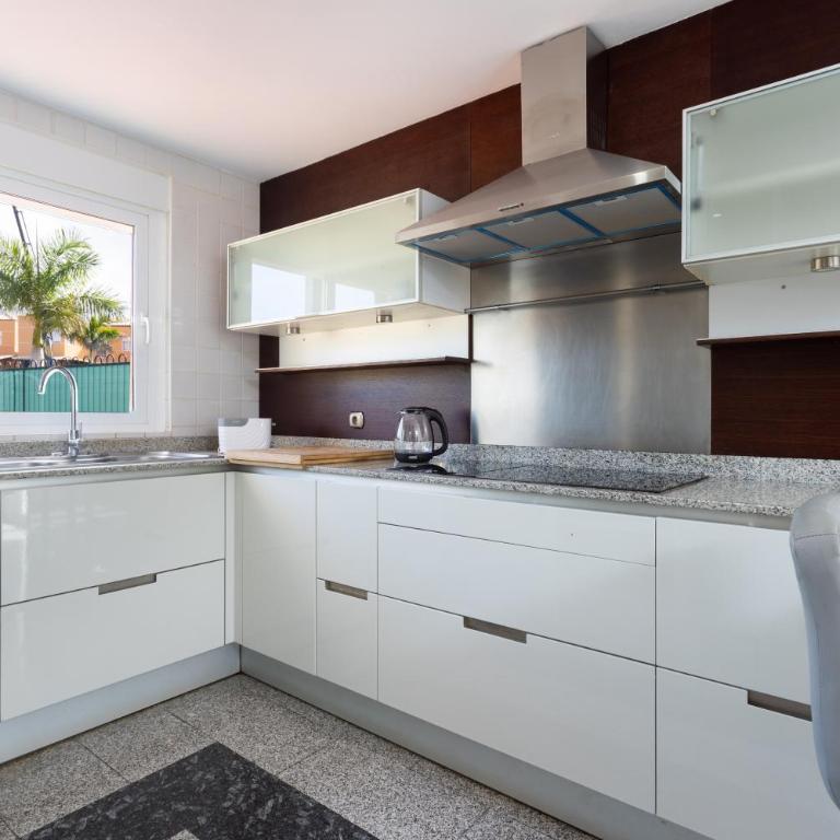 Exclusive villa with private pool 1 kilometer from Los Cristianos Beach - Apartamento - 3