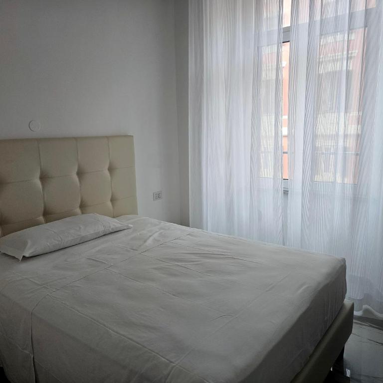 Aris Square Rome - Camera Matrimoniale con Bagno Privato - 14