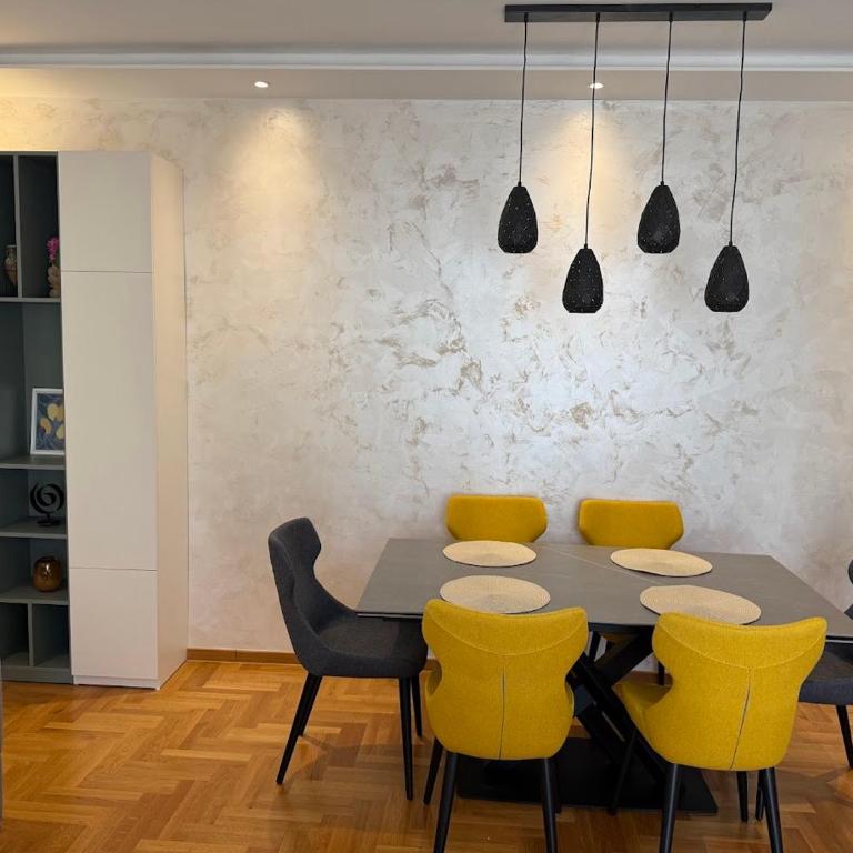 Apartmani Acros - Deluks Dvokrevetna Soba sa Bračnim Krevetom/Zasebnim Krevetima - 1