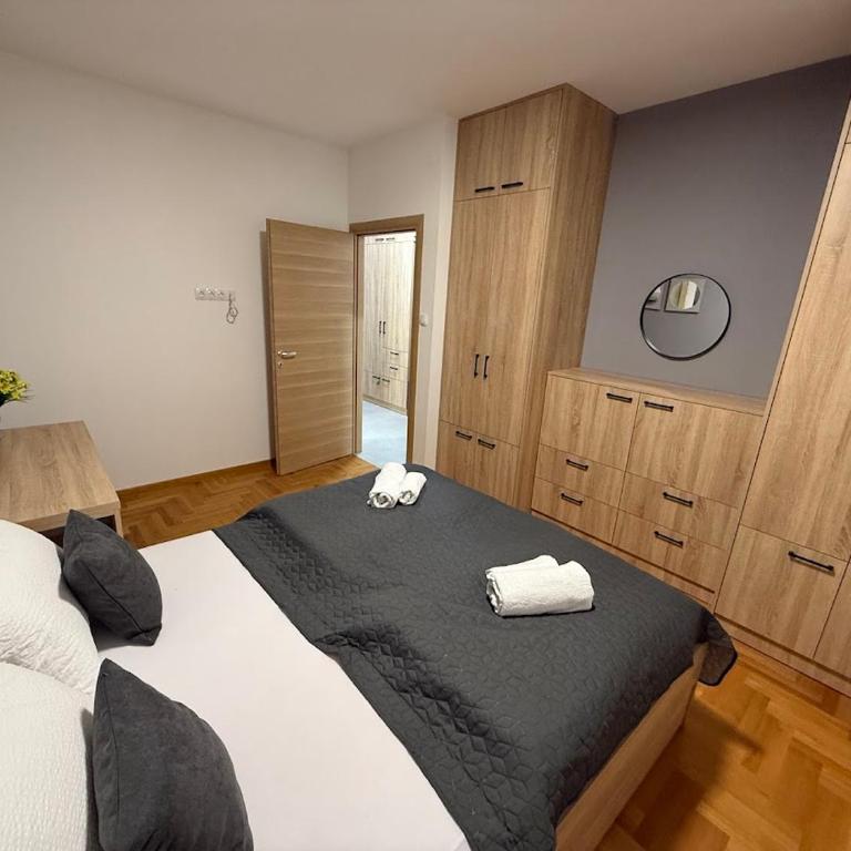 Apartmani Acros - Deluks Dvokrevetna Soba sa Bračnim Krevetom - 3