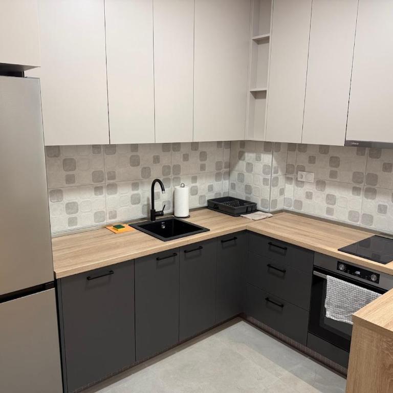Apartmani Acros - Deluks Dvokrevetna Soba sa Bračnim Krevetom - 9